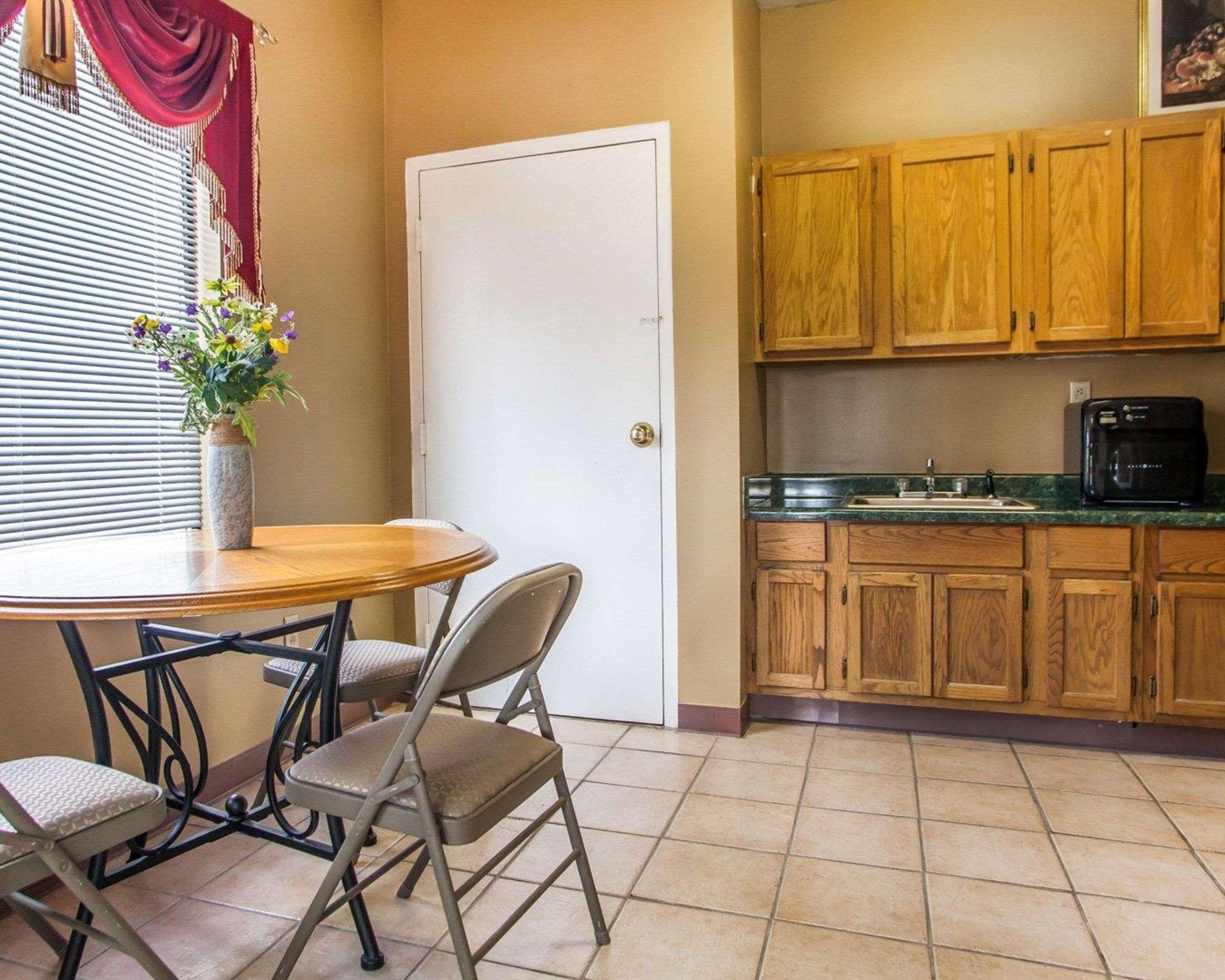 Rodeway Inn Nashville Airport Ngoại thất bức ảnh