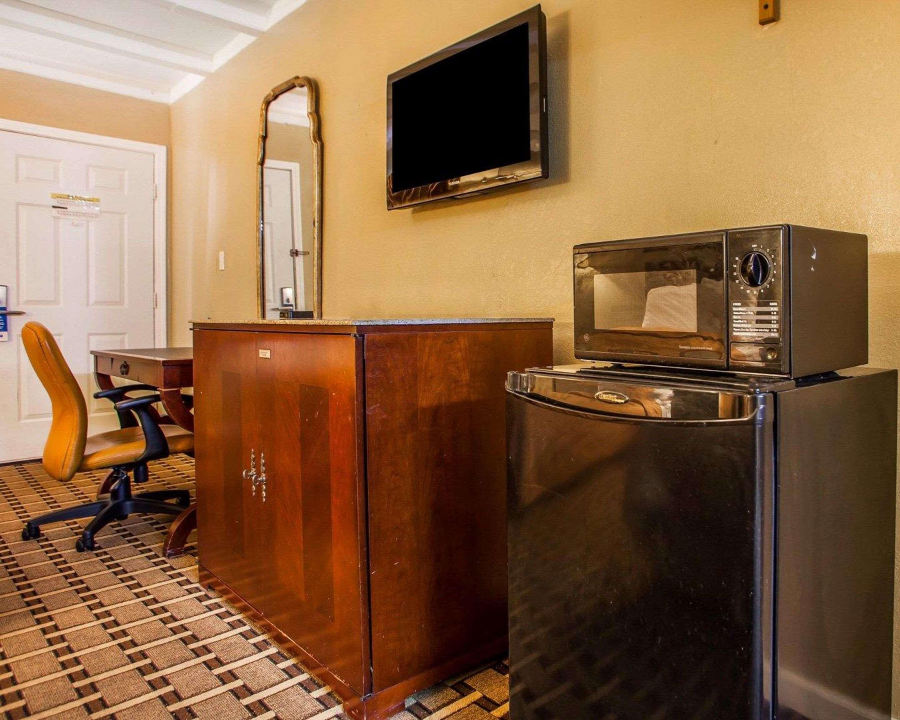 Rodeway Inn Nashville Airport Ngoại thất bức ảnh